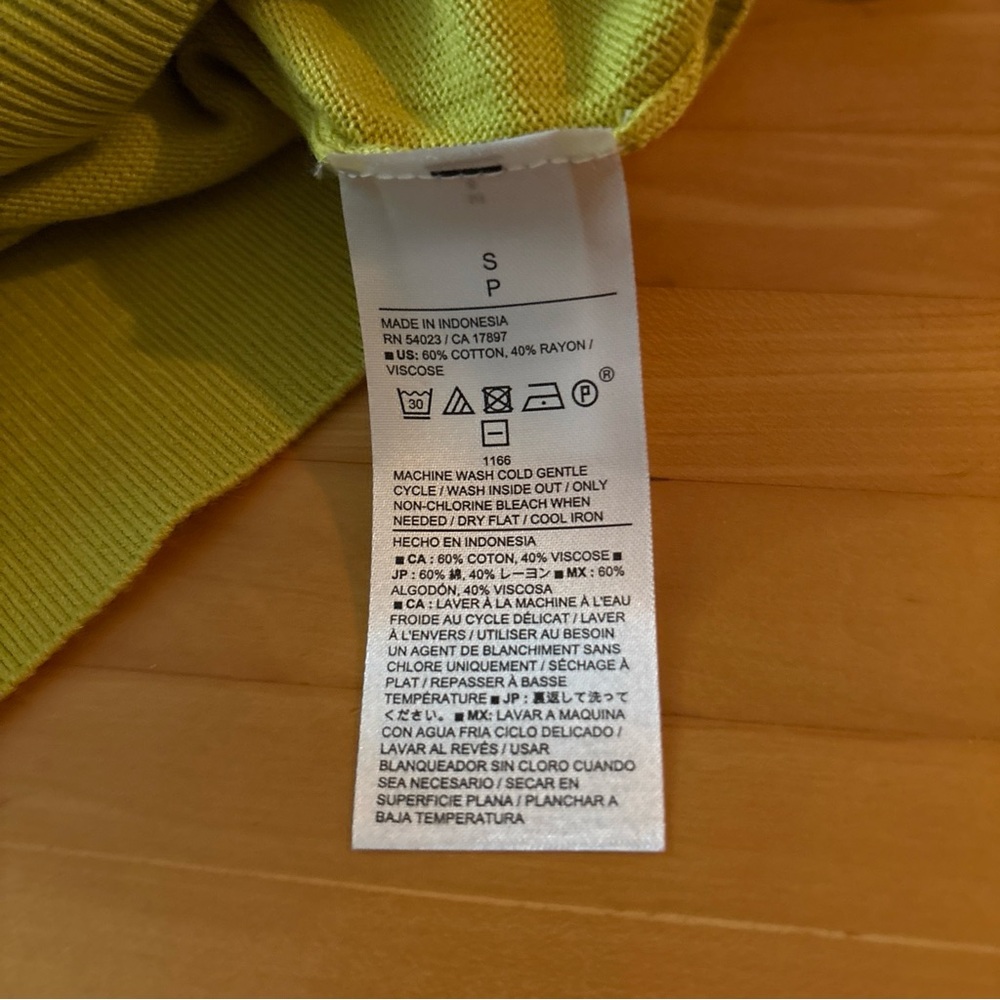 NEW Banana Republic 
Forever Crew Neck Sweater GL
Yellow - Picture 2 of 7